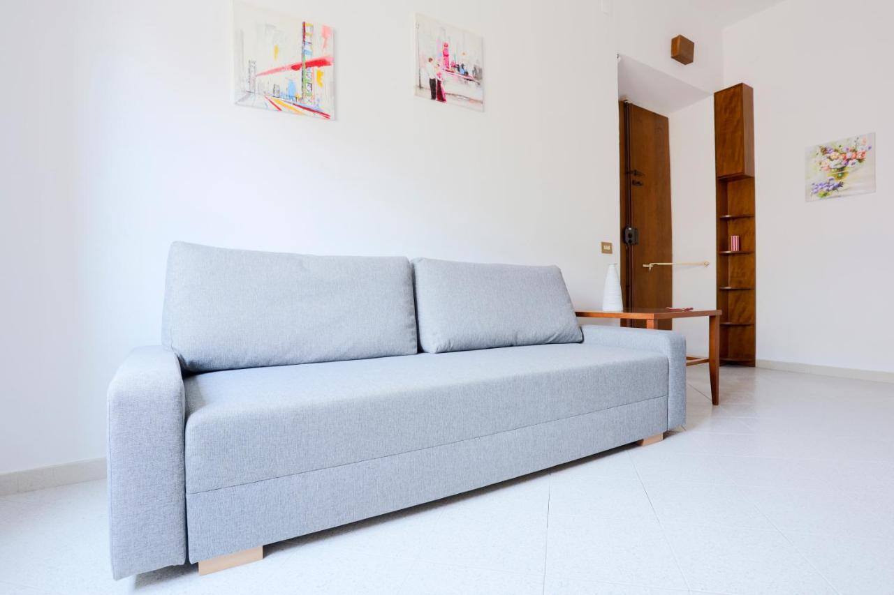 Bright Apartment Near The Sea With Parking Salerno Exterior foto