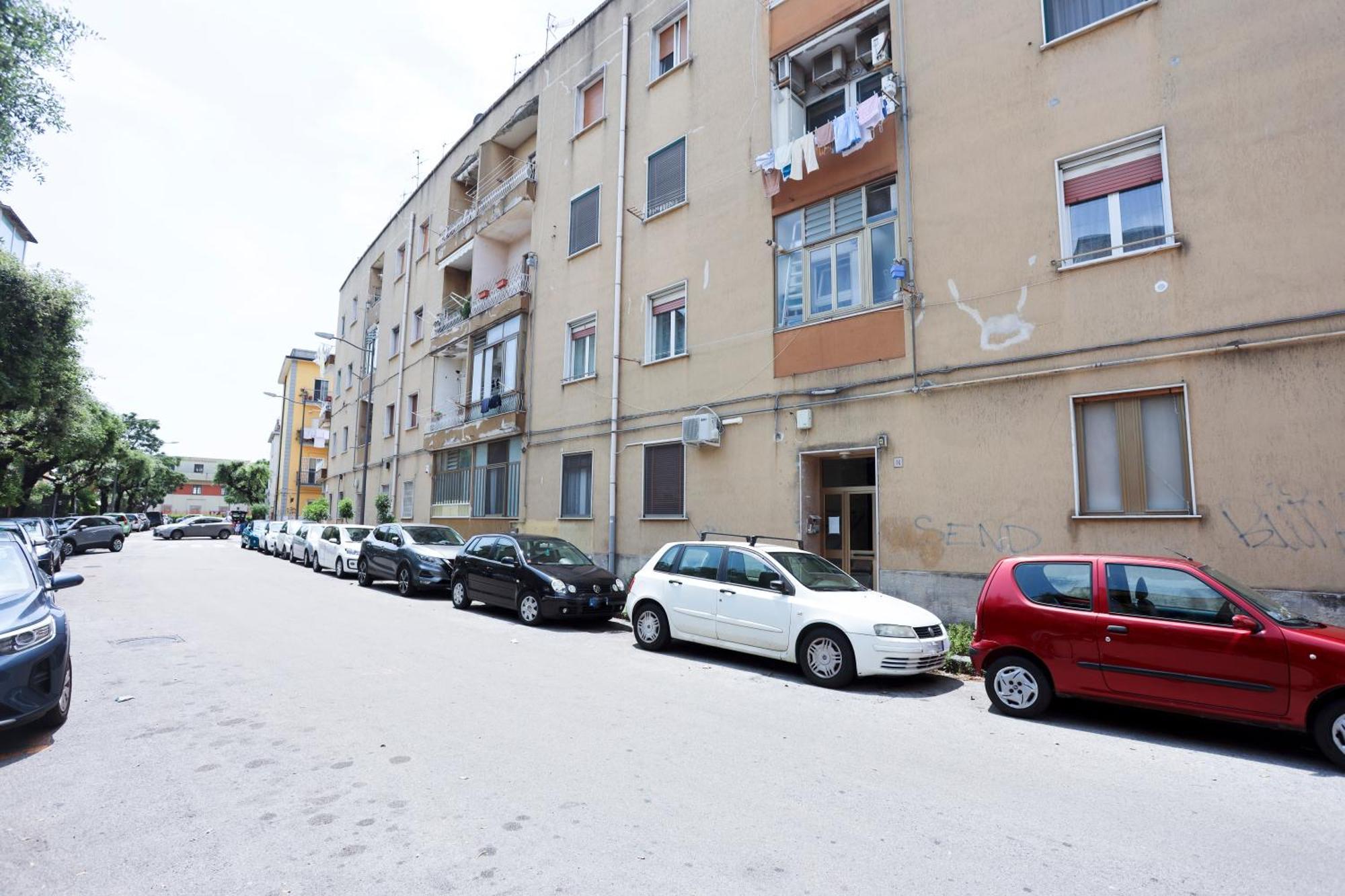 Bright Apartment Near The Sea With Parking Salerno Exterior foto